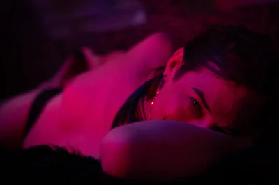 Verführerische Independent Trans Escort in schwarzer Lingerie für eine unvergessliche Girlfriend Experience.