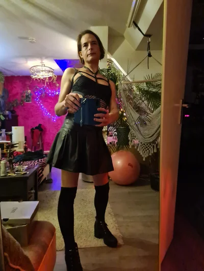 Authentisches Selfie der natürlichen Independent Trans Escort für diskrete Treffen.
