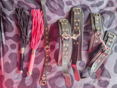 Vielseitige Trans Escort bereit für dominante und submissive Fetisch Dates.