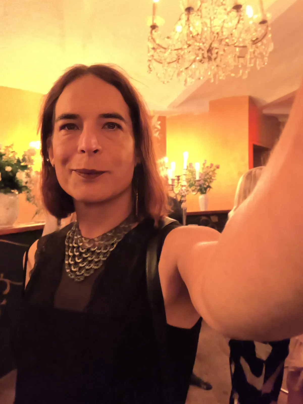 elegant trans ecort you for dinner dates and companionship